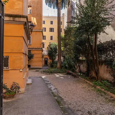 Flately A Testaccio Apartment *